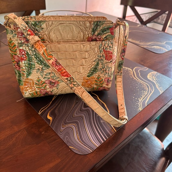 Brahmin Hillary - Picture 3 of 4